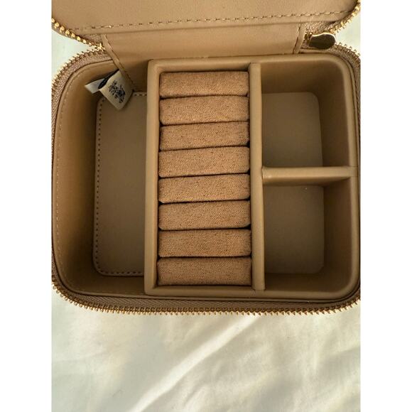 Coach small jewelry case. Mirror inside. Gold hardware. - Picture 3 of 6